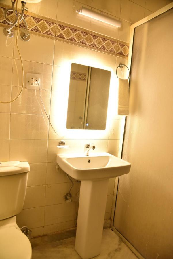 Jay Ally - Boutique Hotel New Delhi Eksteriør billede